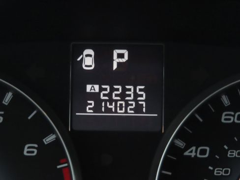 Used 2011 Subaru Outback 2.5i Premium AWD/4WD image 11