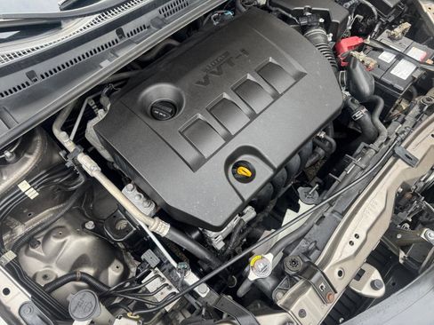 Used 2018 Toyota Corolla LE FWD image 37