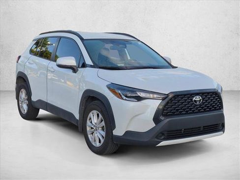 Certified 2023 Toyota Corolla Cross LE FWD image 3