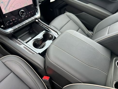 New 2026 GMC Yukon XL Elevation w/ Elevation Premium Package image 20