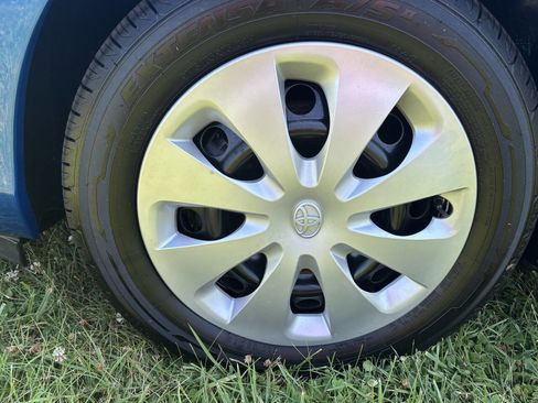 Used 2013 Toyota Prius C Two image 29