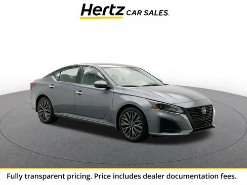 Used 2025 Nissan Altima 2.5 SV FWD image 1