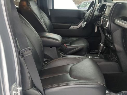 Certified 2016 Jeep Wrangler Unlimited Rubicon image 29