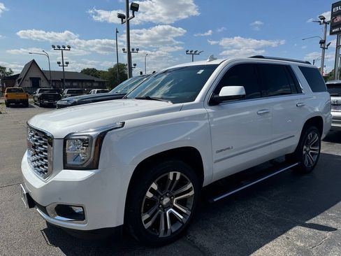 Used 2018 GMC Yukon Denali w/ Denali Ultimate Package AWD/4WD image 2