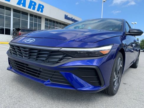 New 2025 Hyundai Elantra Sport image 11