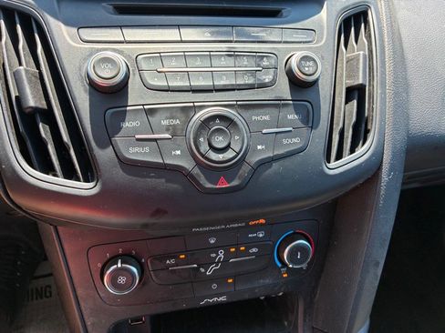 Used 2017 Ford Focus SE image 11