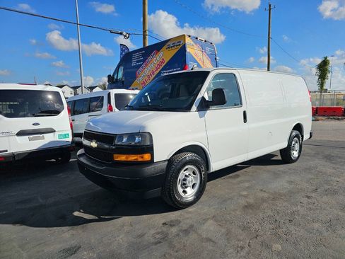 Used 2019 Chevrolet Express 2500 image 28