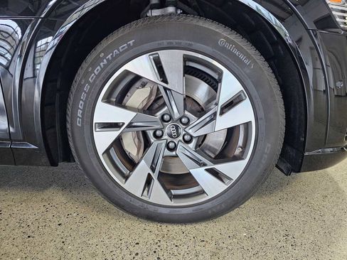 Used 2023 Audi e-tron Premium Plus w/ Premium Plus Package image 9