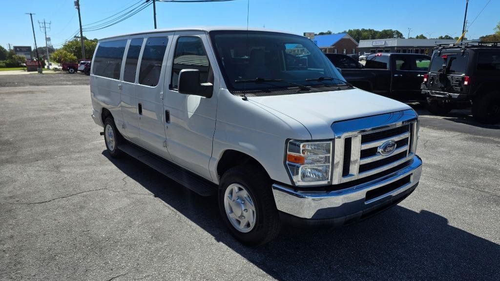 Used 2014 Ford E-150 and Econoline 150 Wagon RWD image 3