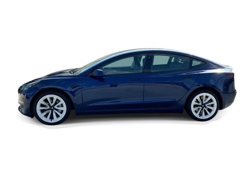 Certified 2023 Tesla Model 3 Standard Range RWD image 3