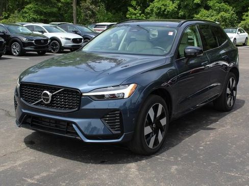 Used 2024 Volvo XC60 T8 Plus w/ Climate Package AWD/4WD image 10