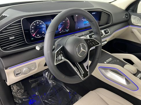 New 2026 Mercedes-Benz GLS 450 4MATIC image 18