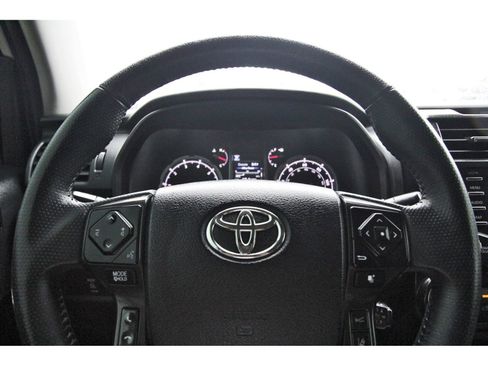 Used 2022 Toyota 4Runner TRD Off-Road image 17