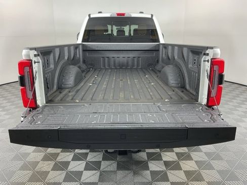 Used 2024 Ford F450 Platinum w/ FX4 Off-Road Package image 7