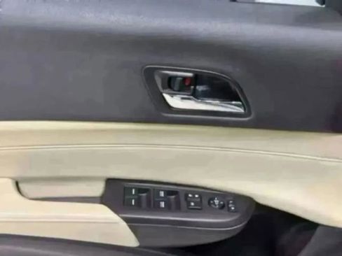 Used 2017 Acura ILX 2.4L image 11