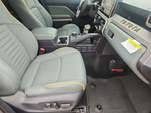 Used 2025 Toyota Tacoma 4x4 Double Cab Hybrid image 25