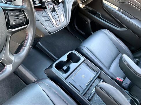 Used 2025 Honda Odyssey Sport-L image 16