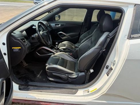 Used 2016 Hyundai Veloster Turbo FWD image 9