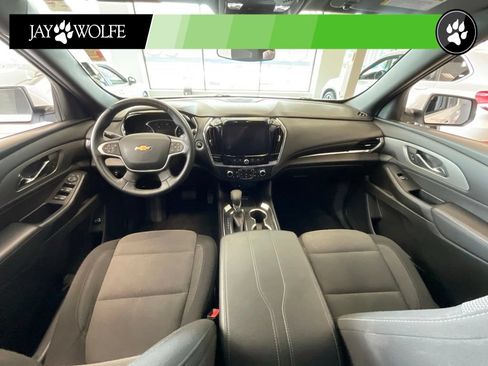 Used 2024 Chevrolet Traverse LT FWD image 8