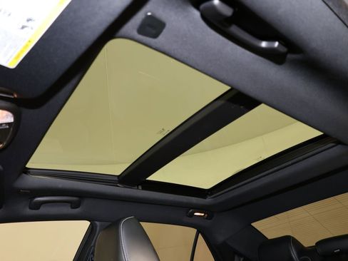 Used 2023 Chrysler 300 C RWD image 13