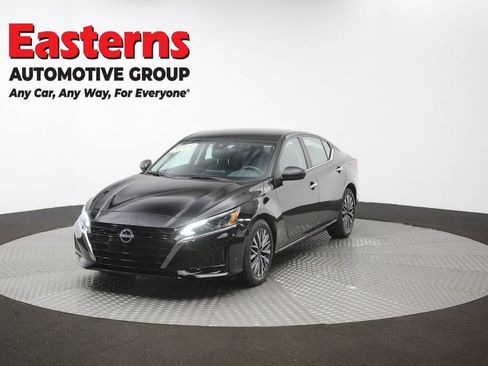 Used 2025 Nissan Altima 2.5 SV FWD image 54
