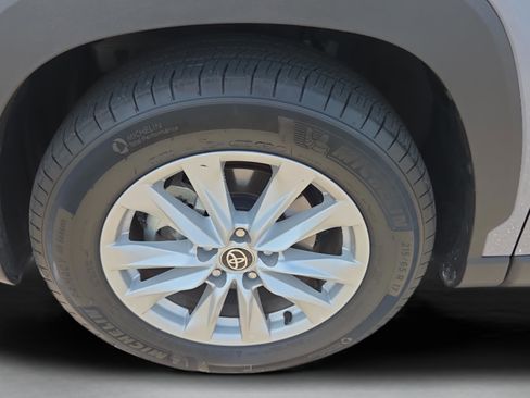 Used 2022 Toyota Corolla Cross LE FWD image 28