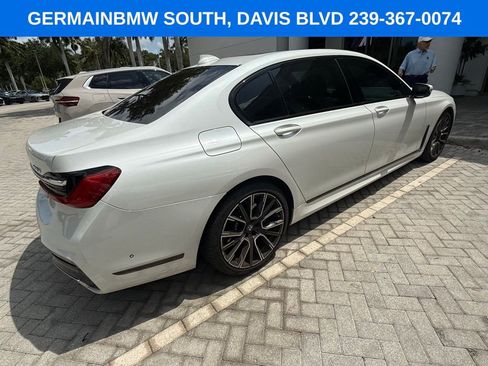 Used 2021 BMW 740i w/ M Sport Package RWD image 8