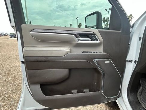 Used 2024 Chevrolet Silverado 2500 LTZ w/ LTZ Premium Package AWD/4WD image 11