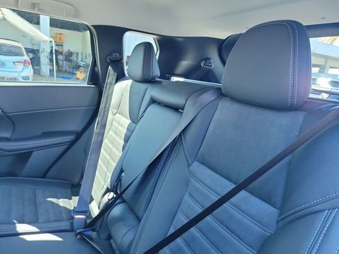 New 2026 Mitsubishi Outlander SE image 12