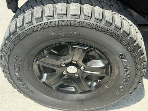 Used 2020 Jeep Wrangler Sport AWD/4WD image 10