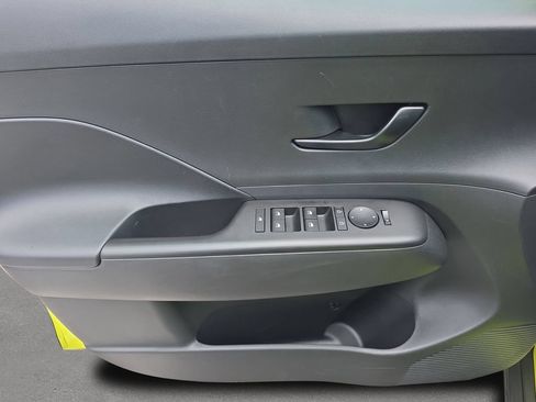 Used 2025 Hyundai Kona SEL FWD image 14