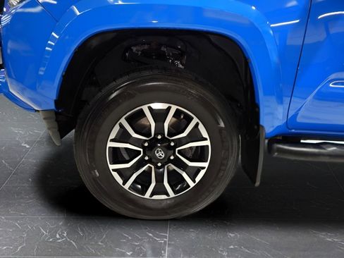 Used 2021 Toyota Tacoma TRD Sport AWD/4WD image 23