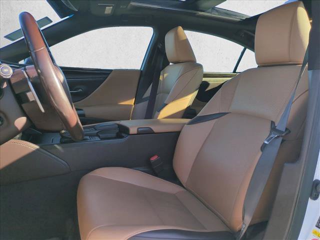 Used 2019 Lexus ES 350 w/ Premium Package FWD image 16