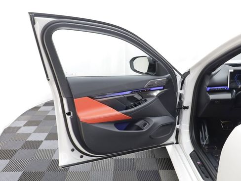 New 2027 BMW M5 Touring AWD/4WD image 6
