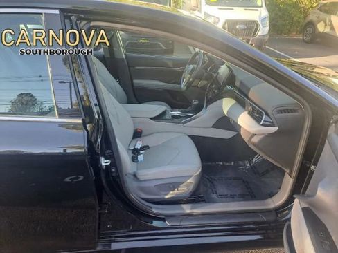 Used 2021 Toyota Camry XLE image 16