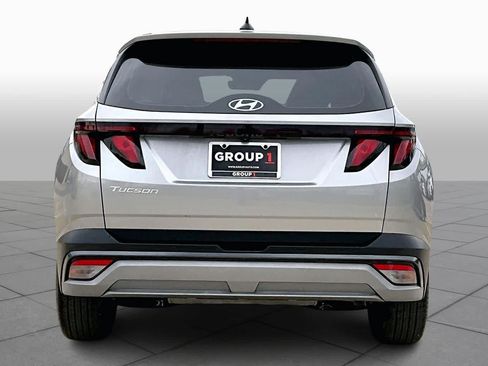 Used 2025 Hyundai Tucson SE FWD image 5