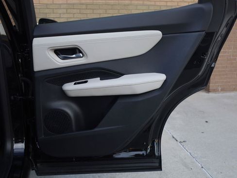 Used 2023 Nissan Ariya FWD image 24