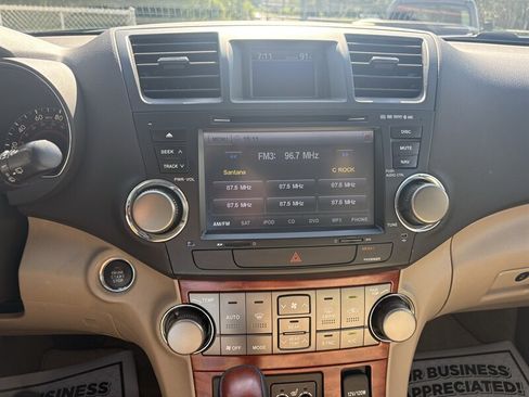 Used 2009 Toyota Highlander Limited FWD image 12