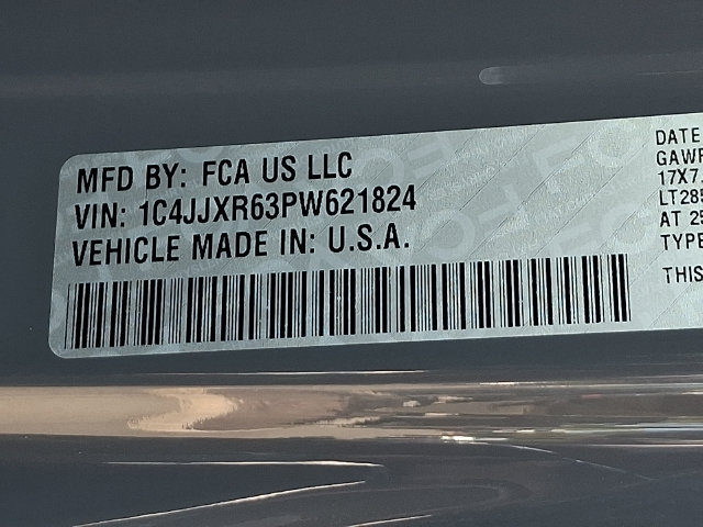 Used 2023 Jeep Wrangler Unlimited Rubicon 4xe AWD/4WD image 30