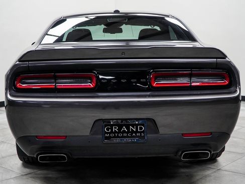 Used 2022 Dodge Challenger R/T image 8