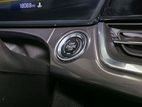 Used 2025 Chevrolet Trax ACTIV w/ Sunroof Package FWD image 31