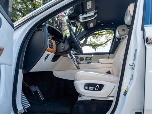 Certified 2021 Rolls-Royce Cullinan image 20