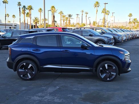 New 2026 Nissan Kicks SR FWD image 5