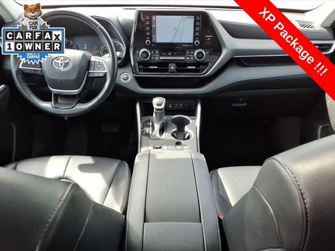 Used 2022 Toyota Highlander XLE FWD image 13