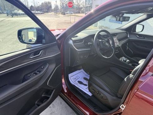 New 2025 Jeep Grand Cherokee Limited image 27