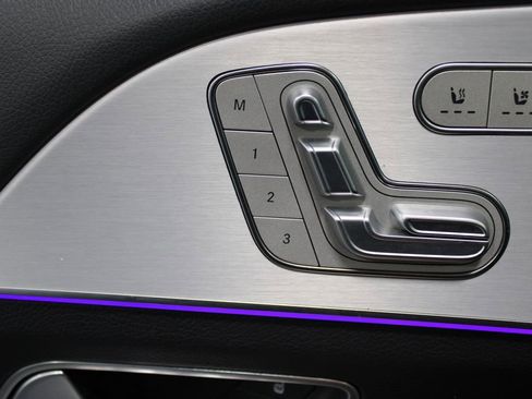 Used 2025 Mercedes-Benz GLS 450 4MATIC image 27