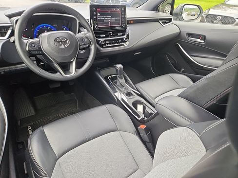 Used 2021 Toyota Corolla XSE FWD image 3