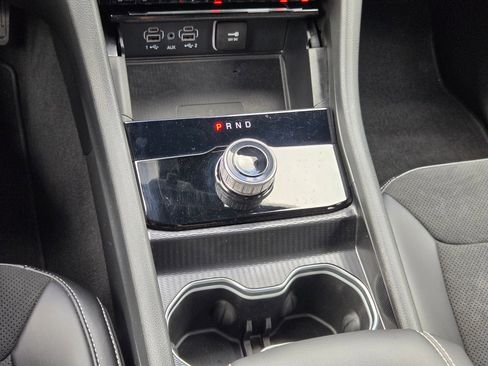 Used 2025 Jeep Grand Cherokee 4WD image 31