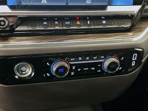 Used 2023 Chevrolet Silverado 1500 LT image 24