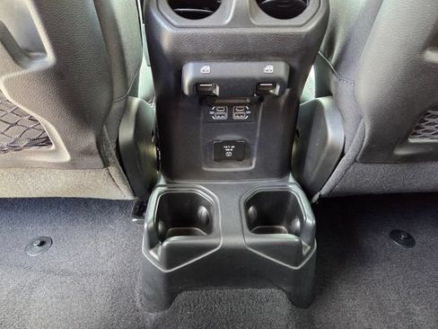 Used 2021 Jeep Wrangler Unlimited Rubicon AWD/4WD image 17